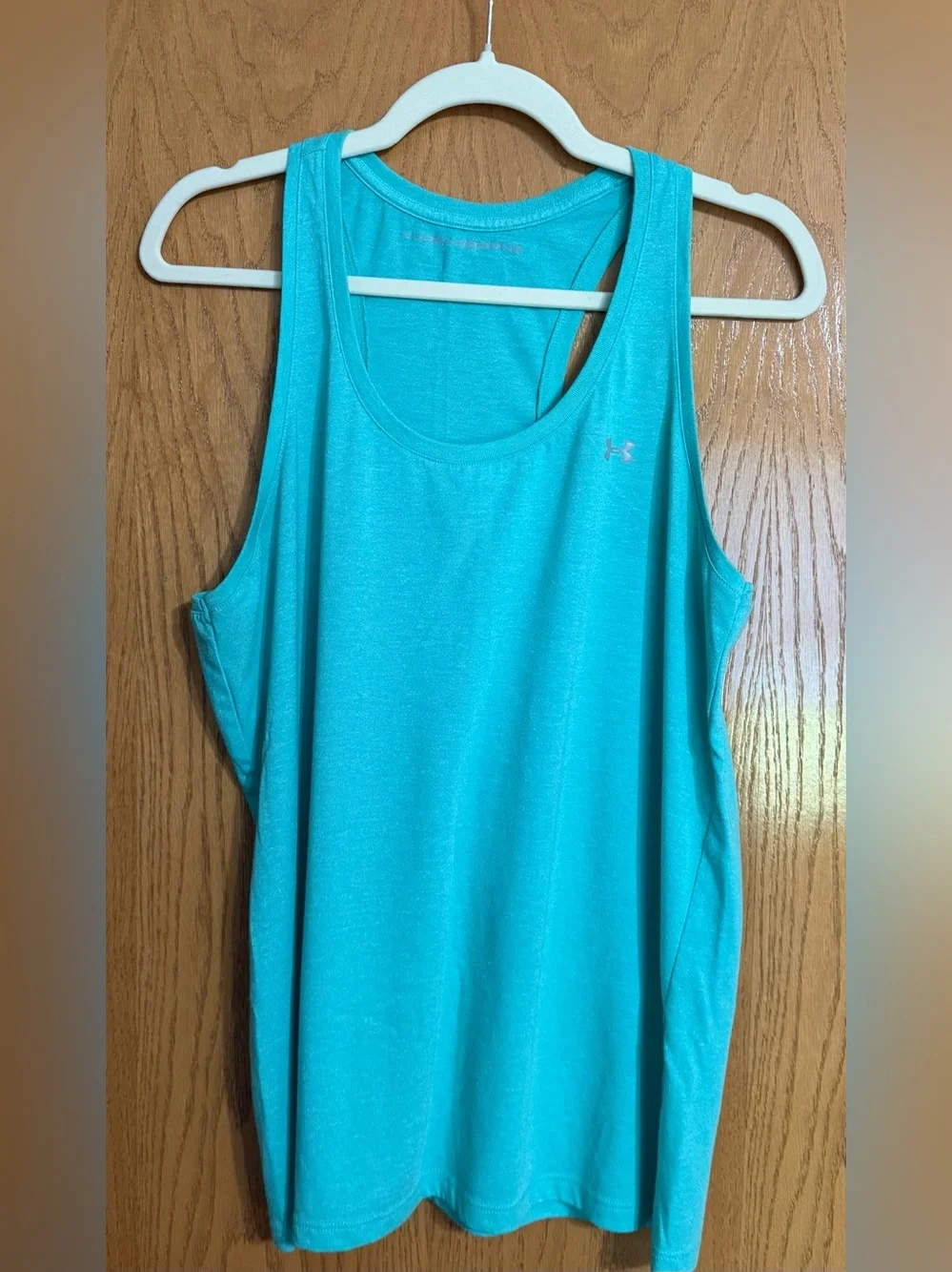 Lot of Women’s workout tops - UnderArmour, Nike, Reebok - Picture 2 of 13